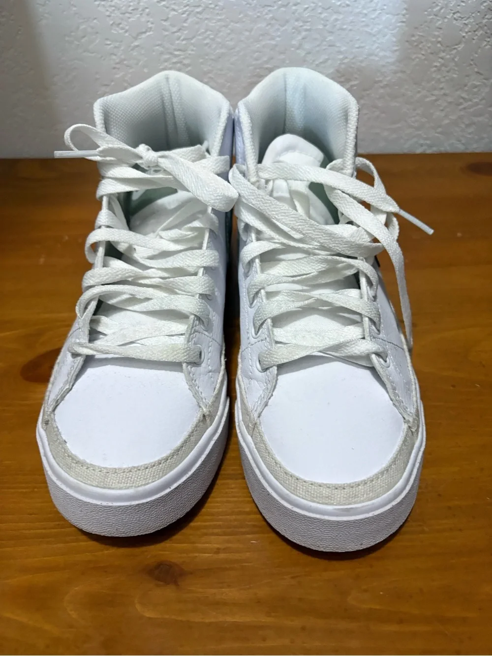 WOMEN'S NIKE COURT LEGACY MID NEXT NATURE SNEAKERS